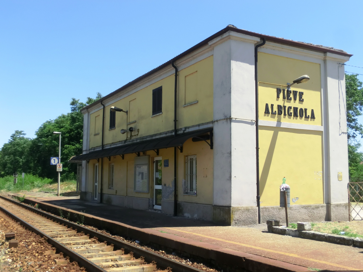 Pieve Albignola Station 