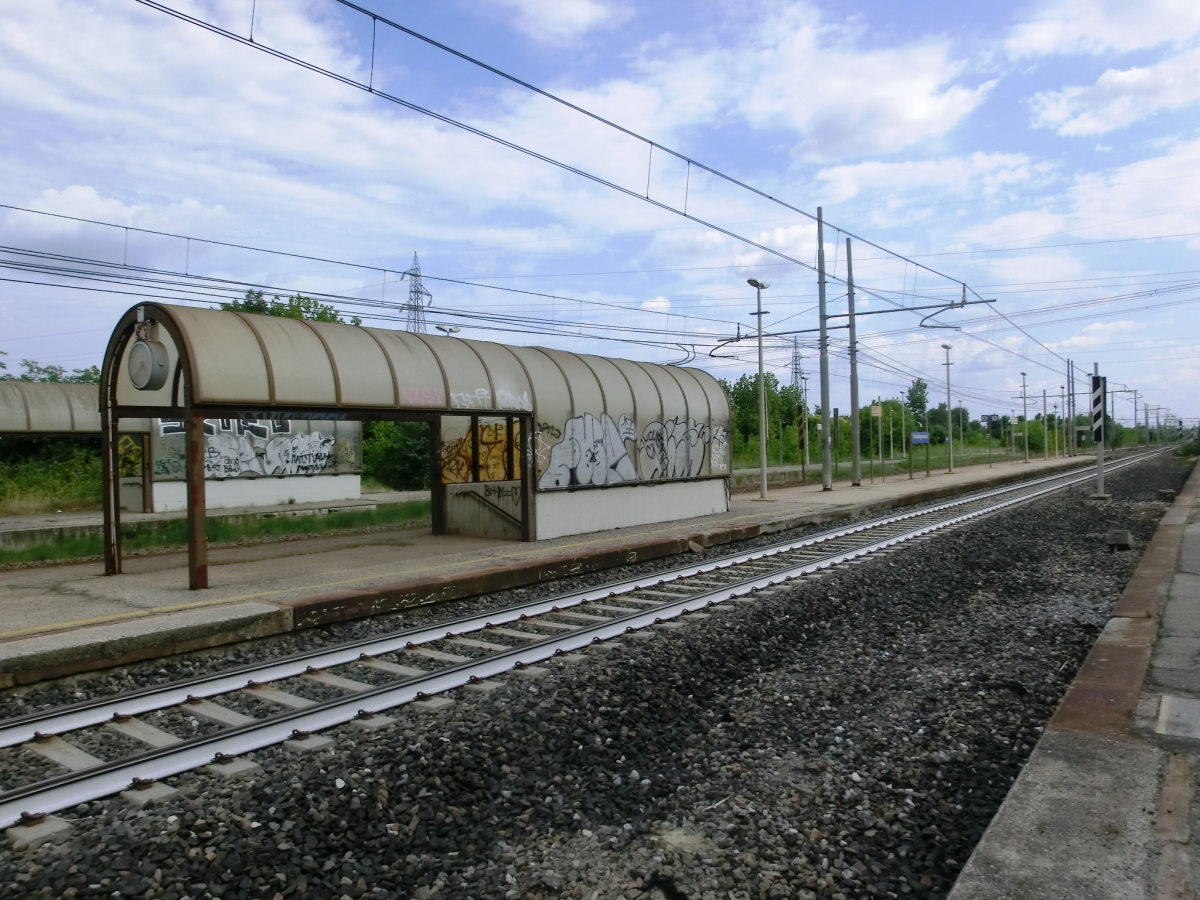 Pontelagoscuro Station 