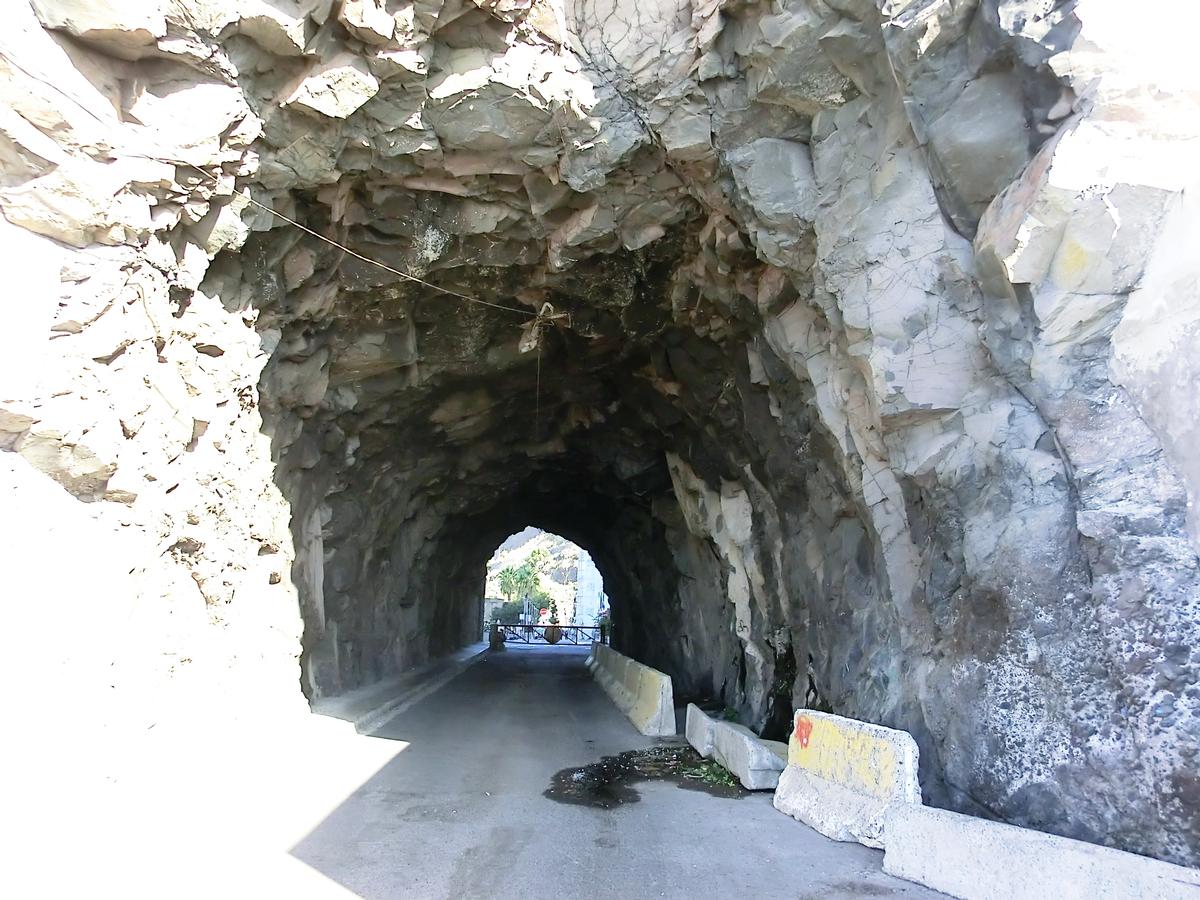 Tunnel du port de Ribeira Brava 