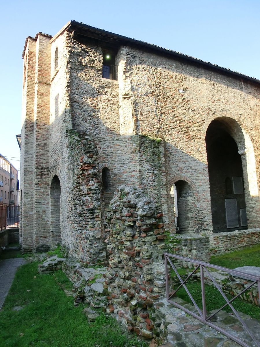 San Salvatore Ad Calchi - Palace of Theodoric 