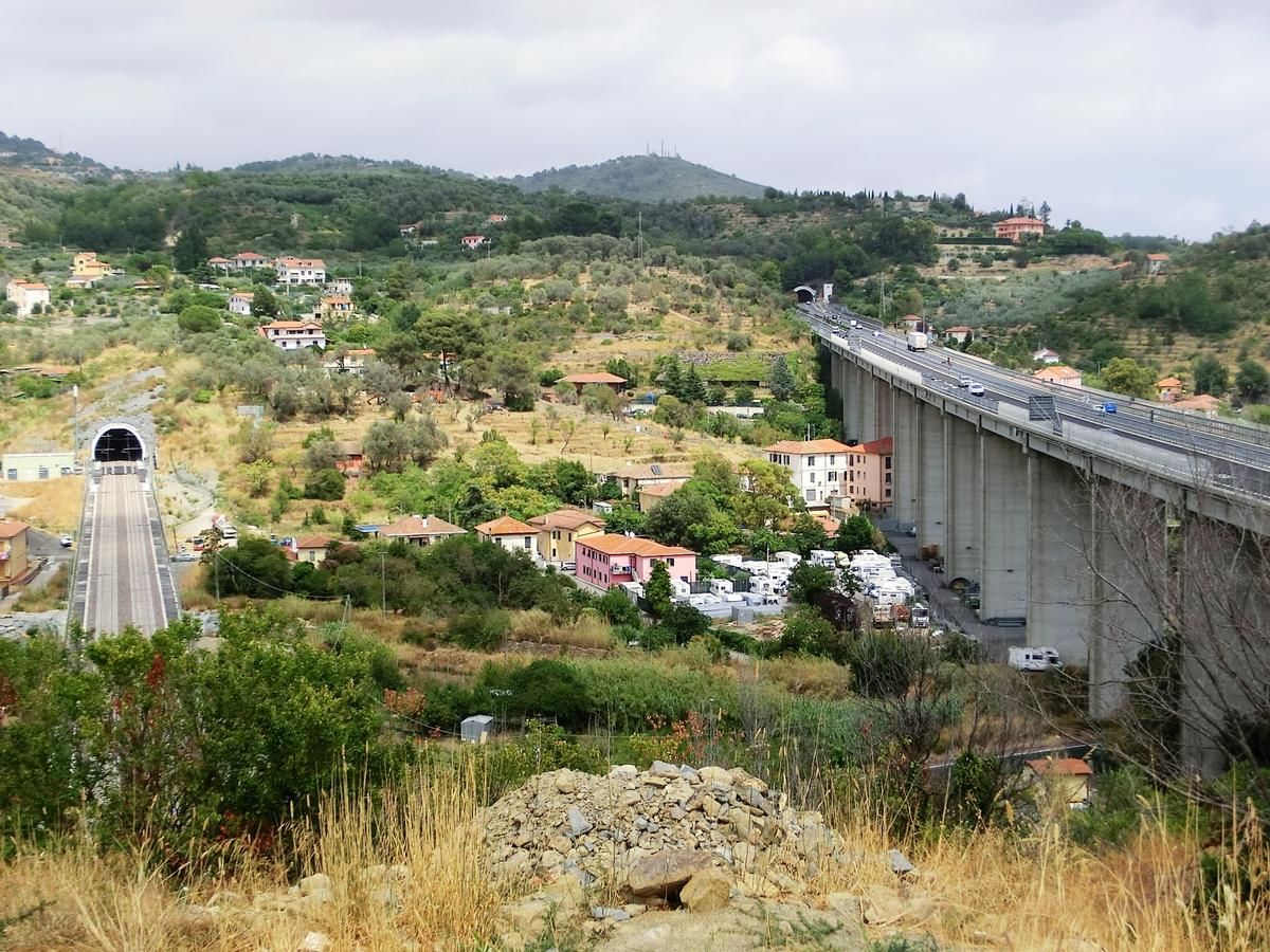 Bardellini railroad Tunnel (on the left) and Caramagna Bridge On the right, A10 Caramagna viaduct and Sant'Antonio tunnel western portals