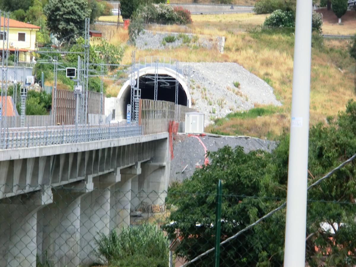 Caramagnetta Tunnel western portal and Prino Bridge 