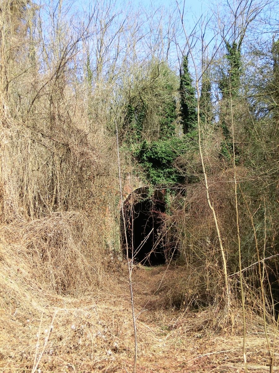 Chioso Tunnel south-western portal 