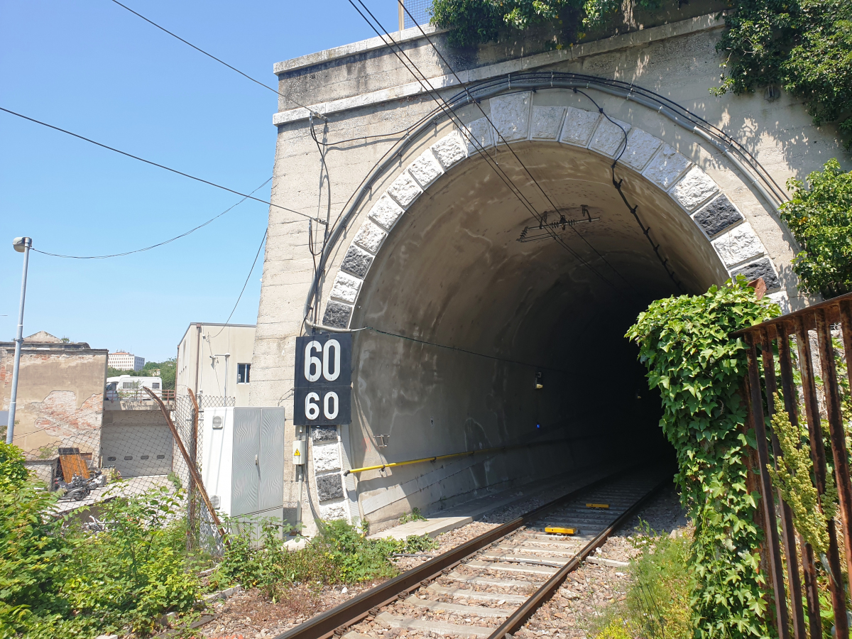 Cintura Tunnel Chiarbola portal 