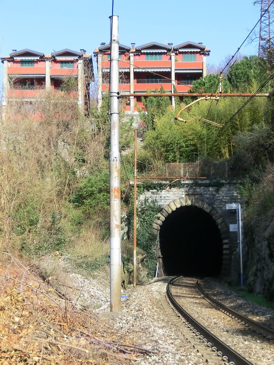 Corenno Tunnel southern portal 