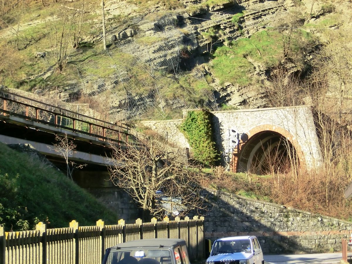 Crespino Tunnel southern portal 