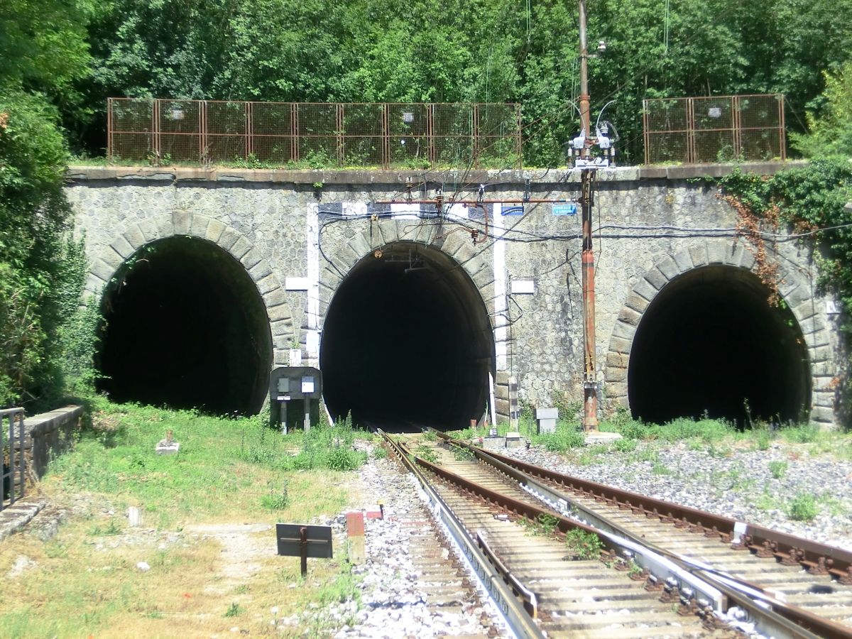 (From left to right) Fermata Tunnel, Corbezzi Tunnel southern portal and Ricovero Tunnel at Corbezzi Station 