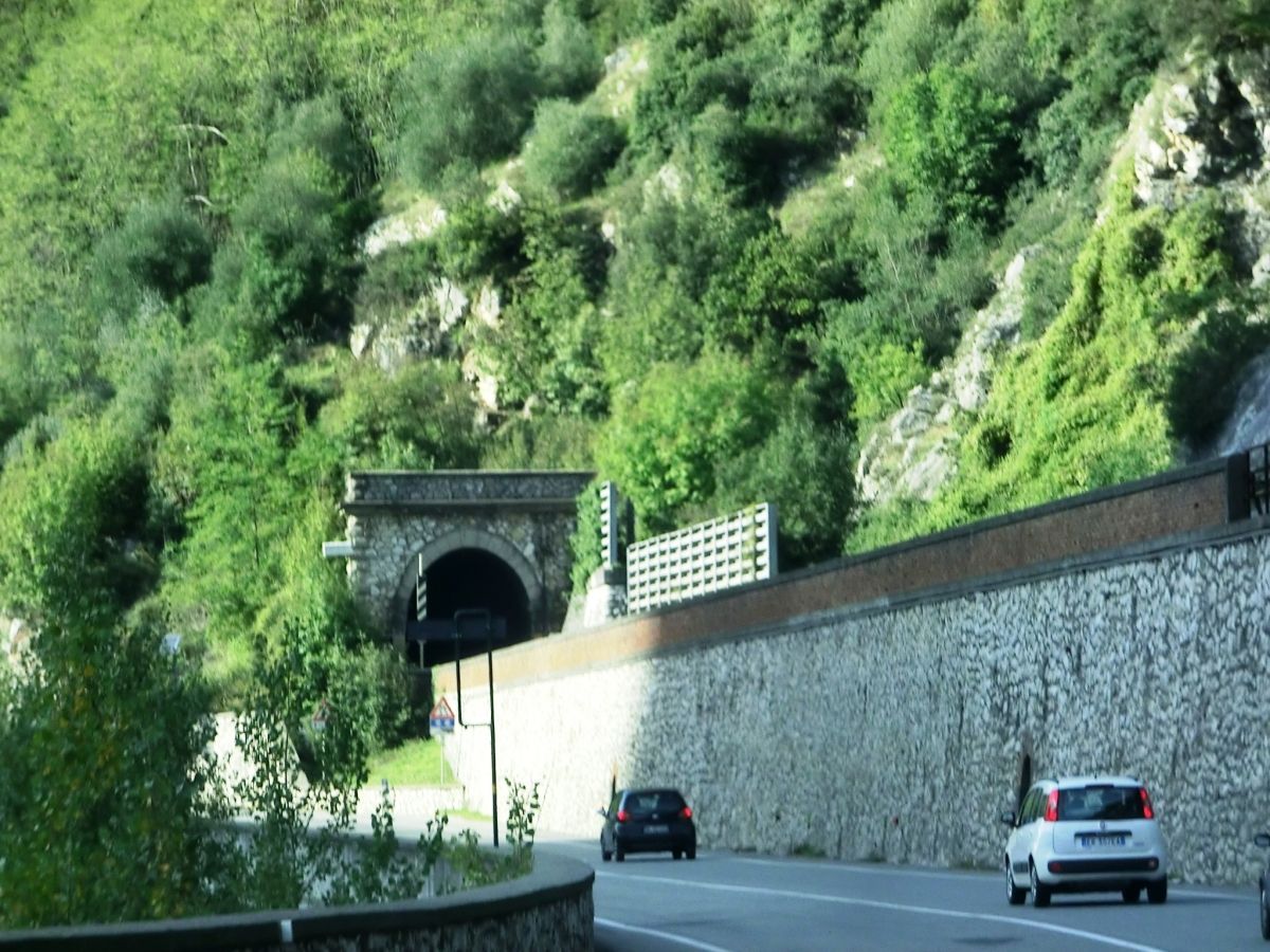 Fornacette Tunnel southern portal 