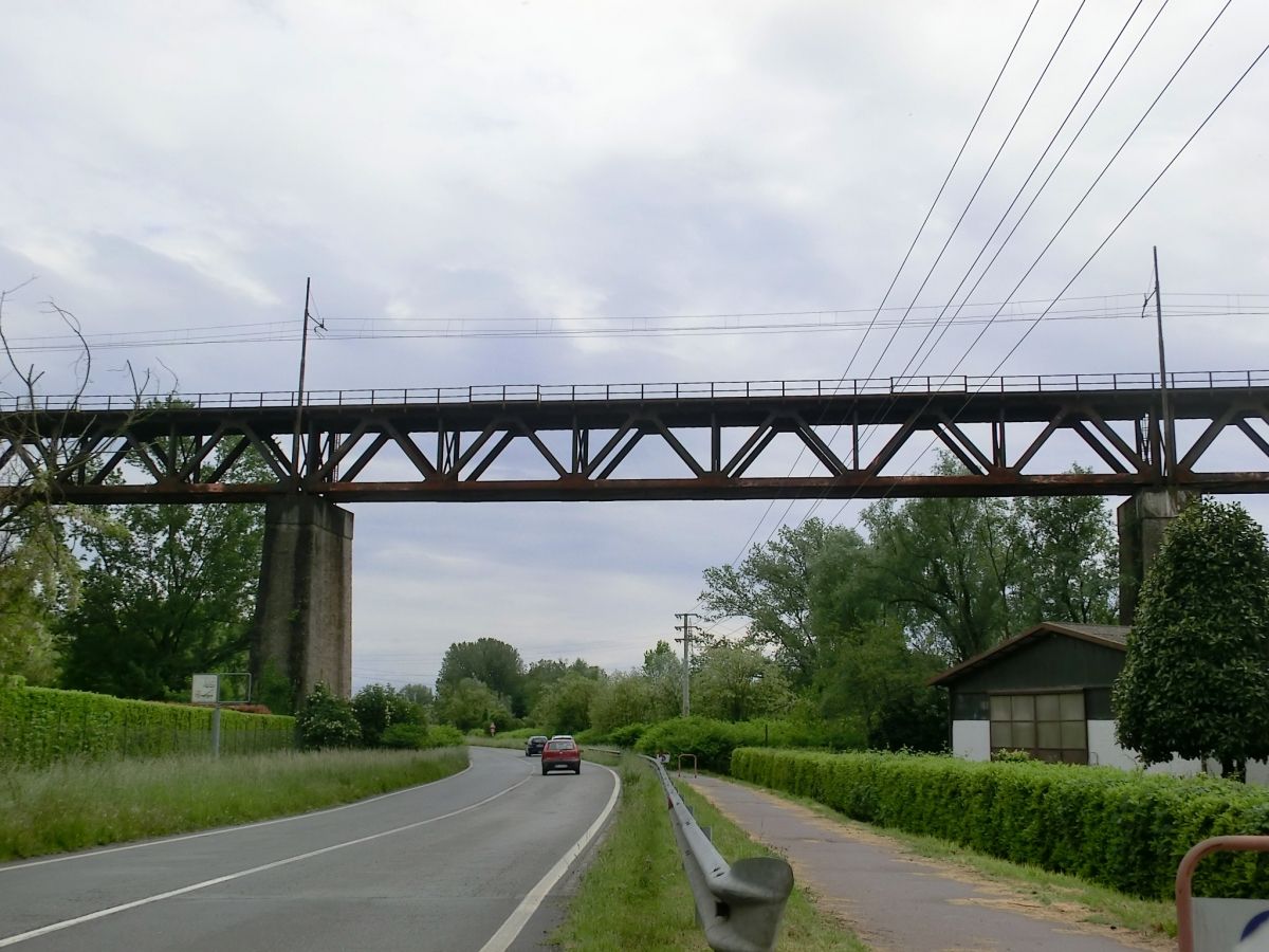 Gernetto Bridge across Lambro river 