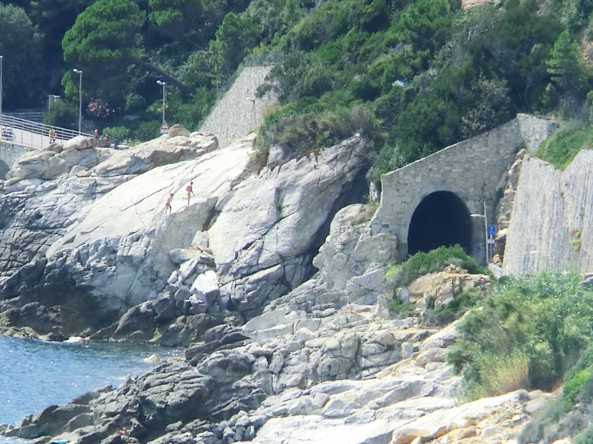 Madonnetta Tunnel western portal 