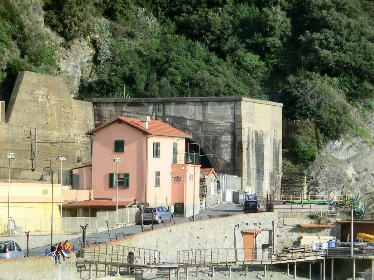 Monterosso Ruvano north and south Tunnel shared northern portal 