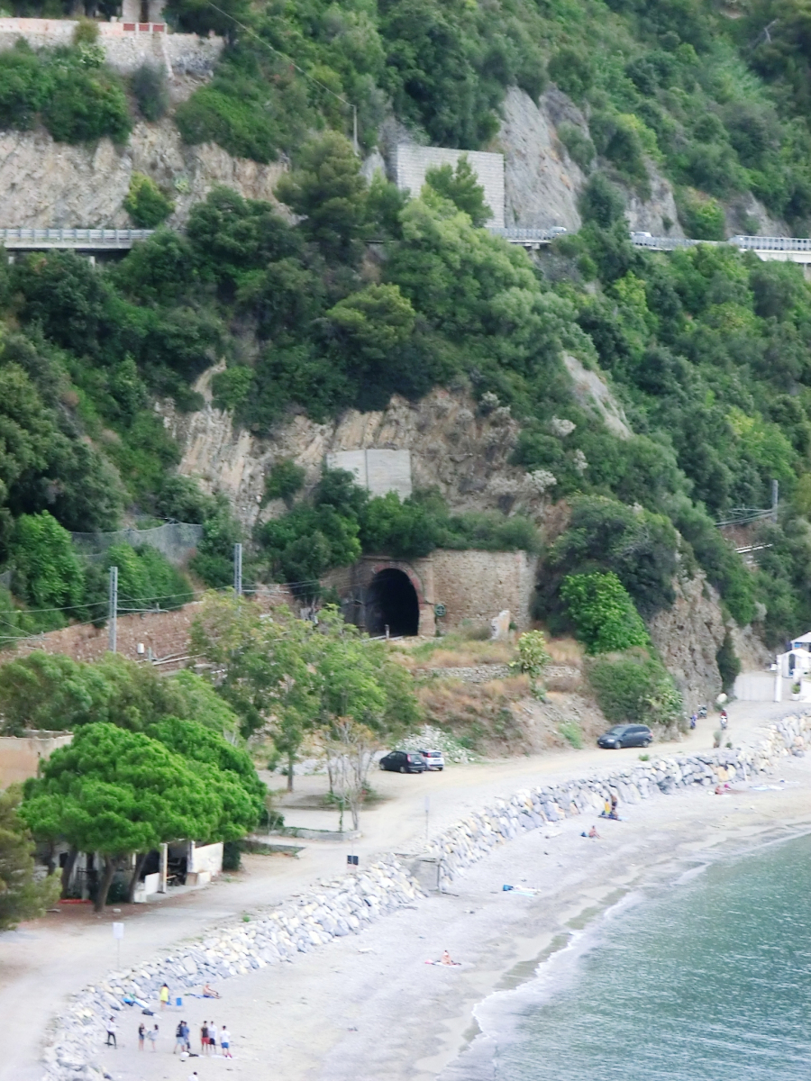 Muro Nero Tunnel 