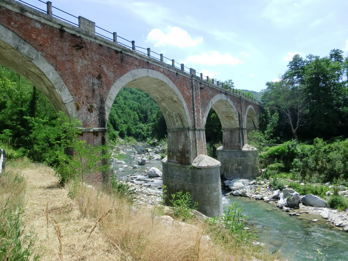 Pont ferroviaire de Nucetto (nord) 