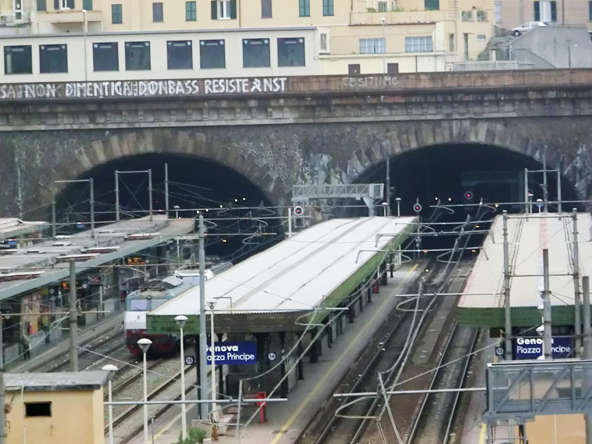 Traversata Nuova (on the left) and Traversata Vecchia Tunnels western portals 