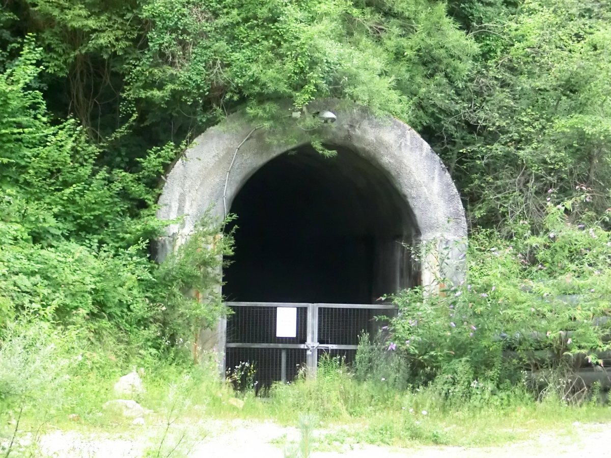Le Piche-San Rocco Tunnel access 