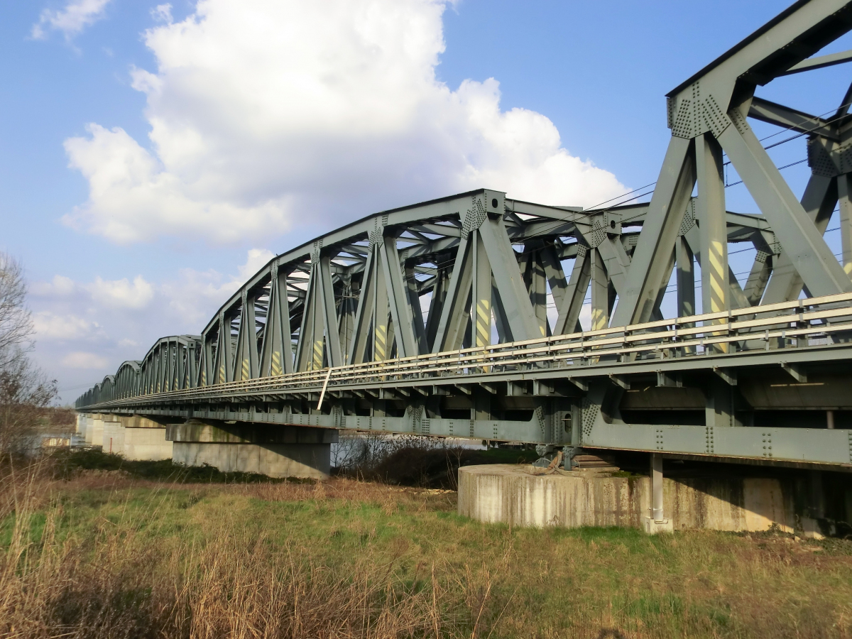 New Po Railroad Bridge 