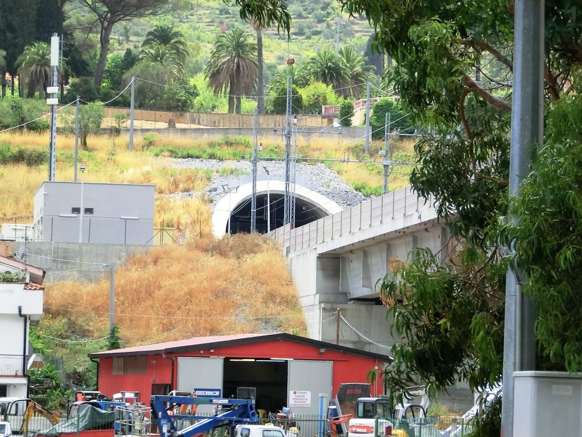 Poggi-Terrabianca Tunnel eastern portal and Prino bridge 