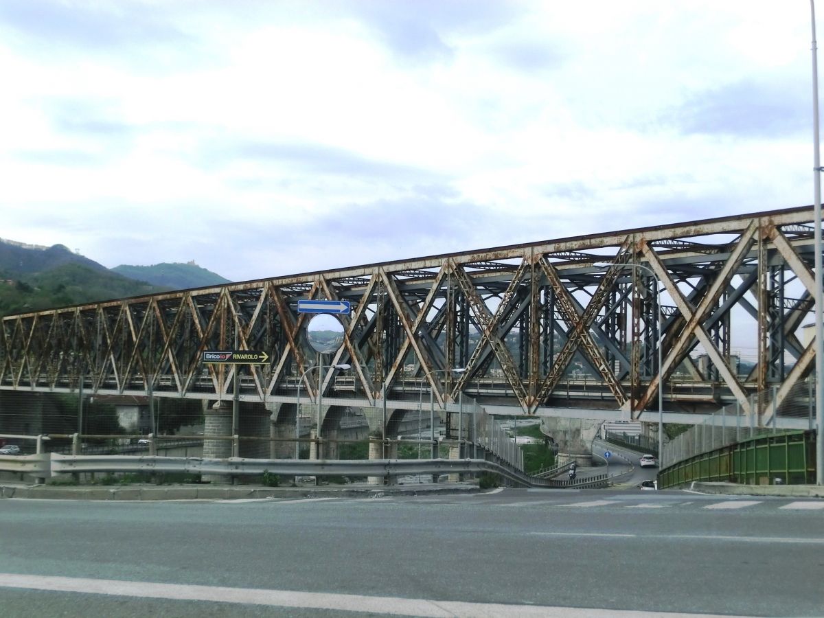 Campasso Railroad Bridge across Polcevera 