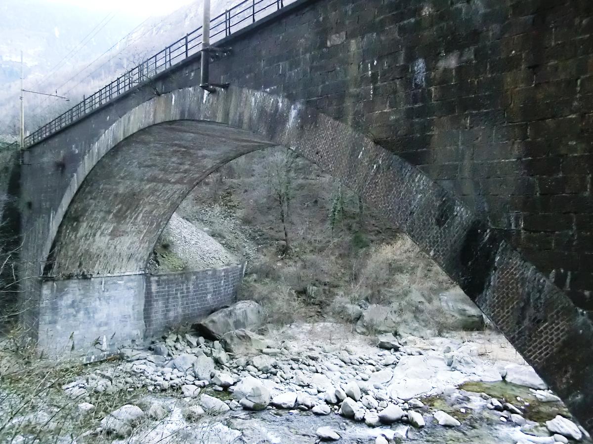 Eisenbahnbrücke über den Diveria 