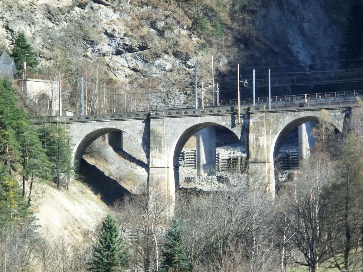 Aquila Bridge and, on the left, Exilles South Tunnel western portal 