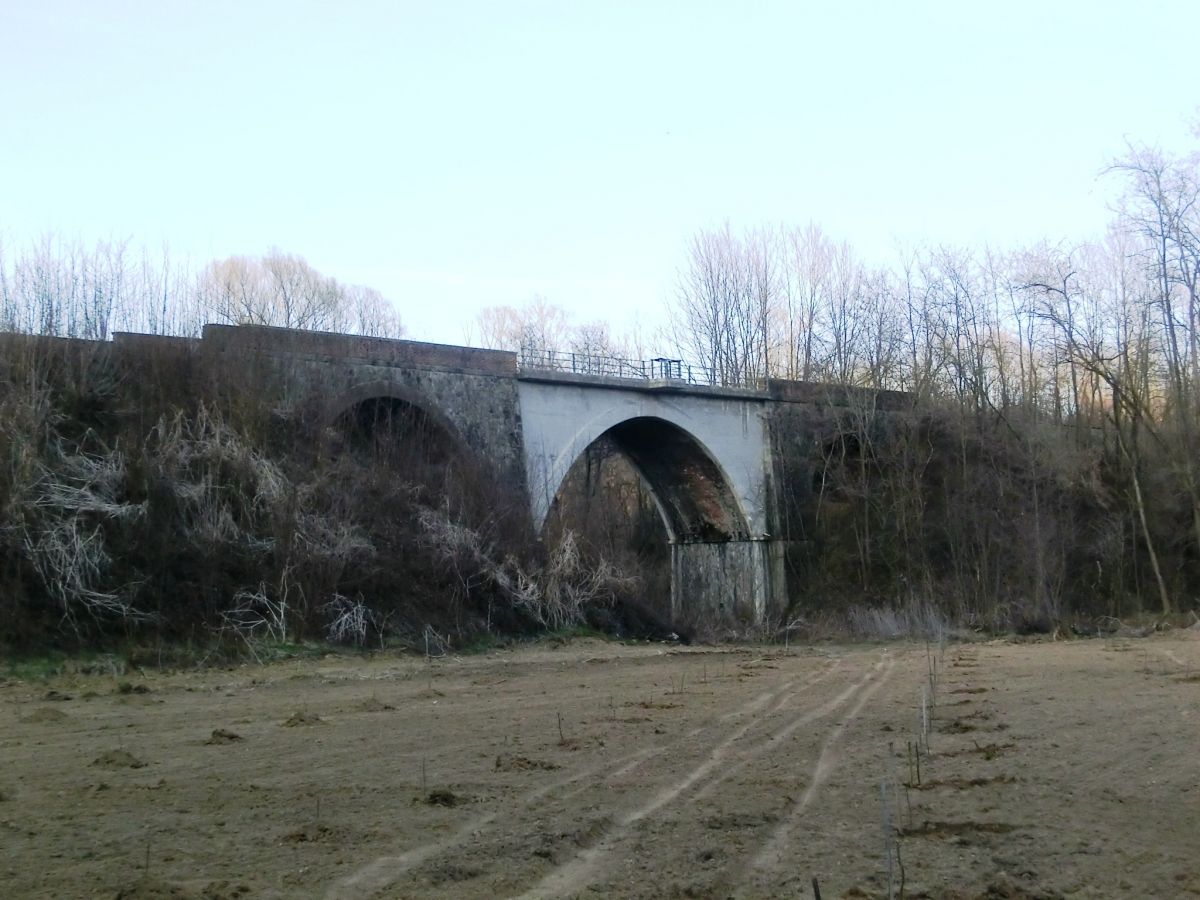 Pont ferroviaire de Strona 