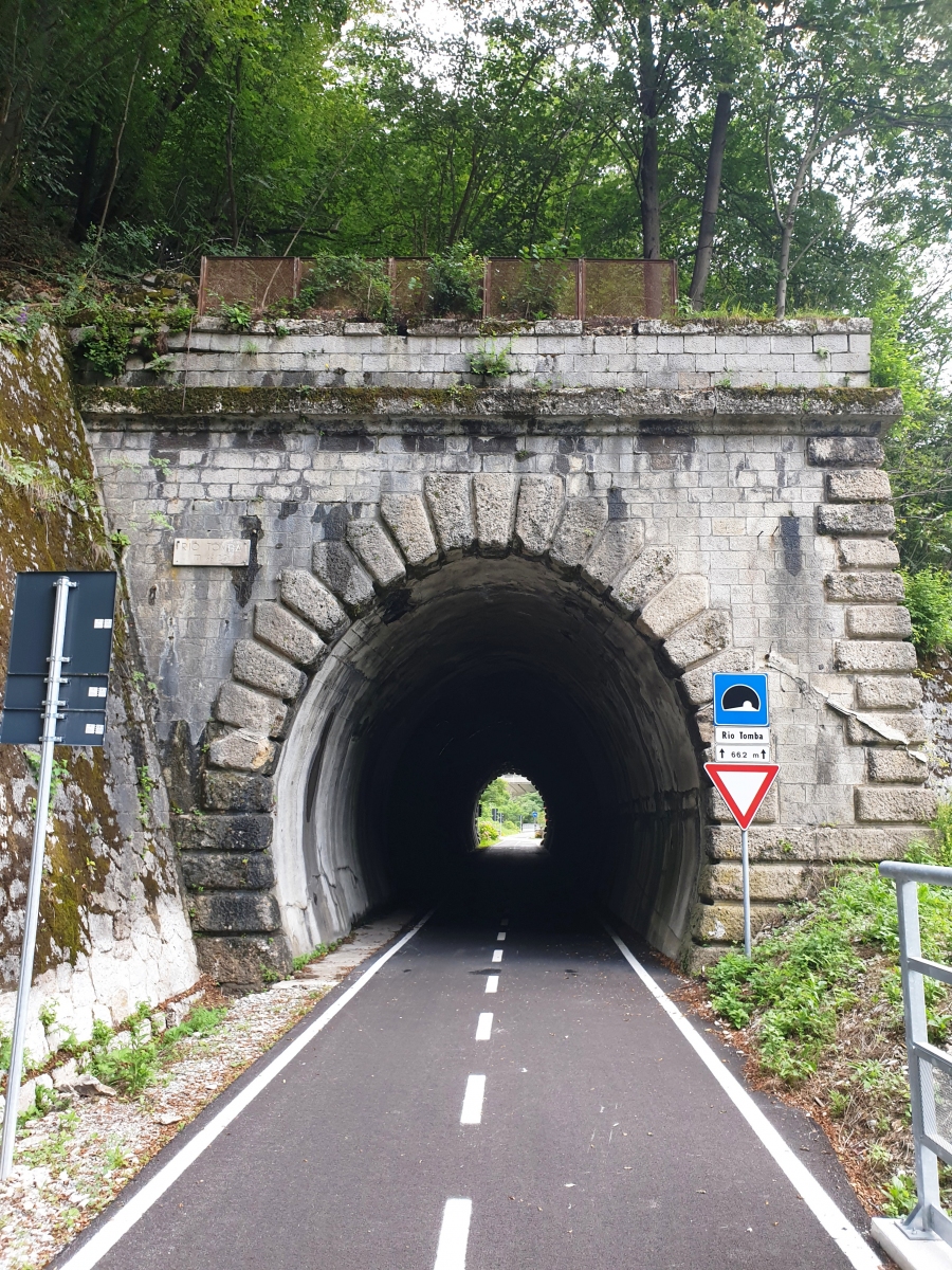 Tunnel de Rio Tomba 
