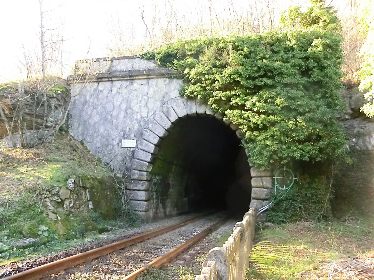 Salto del Cavallo Tunnel southern portal 