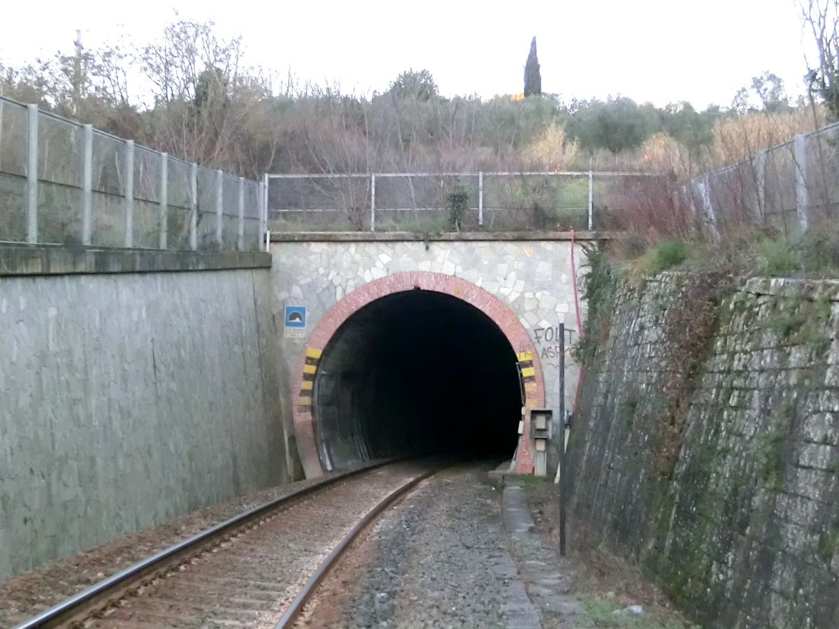 Sant'Andrea a Sveglia Tunnel upper portal 