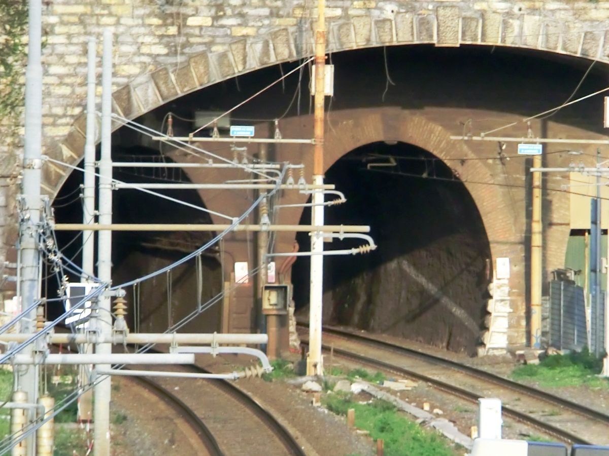 Sori Tunnel western portals 