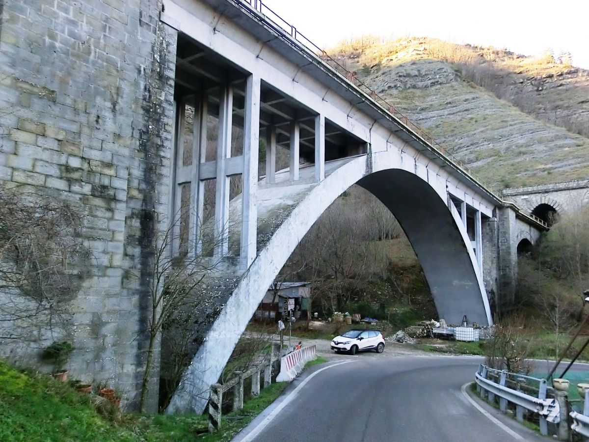 Valbura Bridge and Valbura Tunnel southern portal 