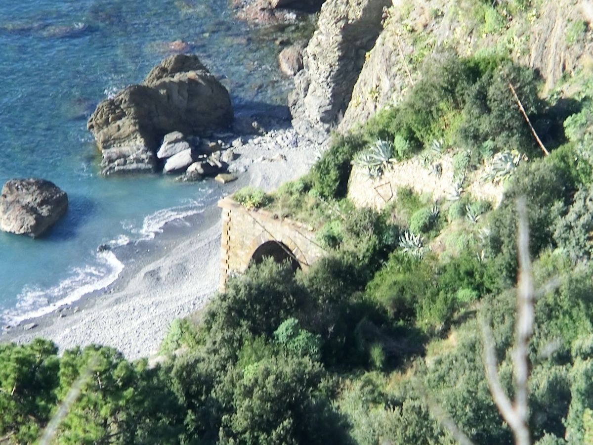 Vernazza Tunnel southern portal 