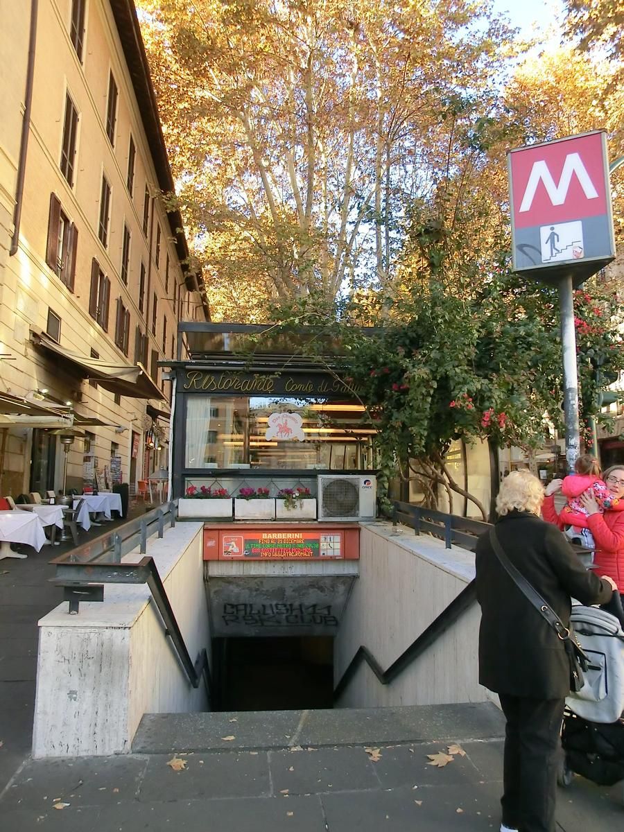 Station de métro Barberini - Fontana di Trevi 