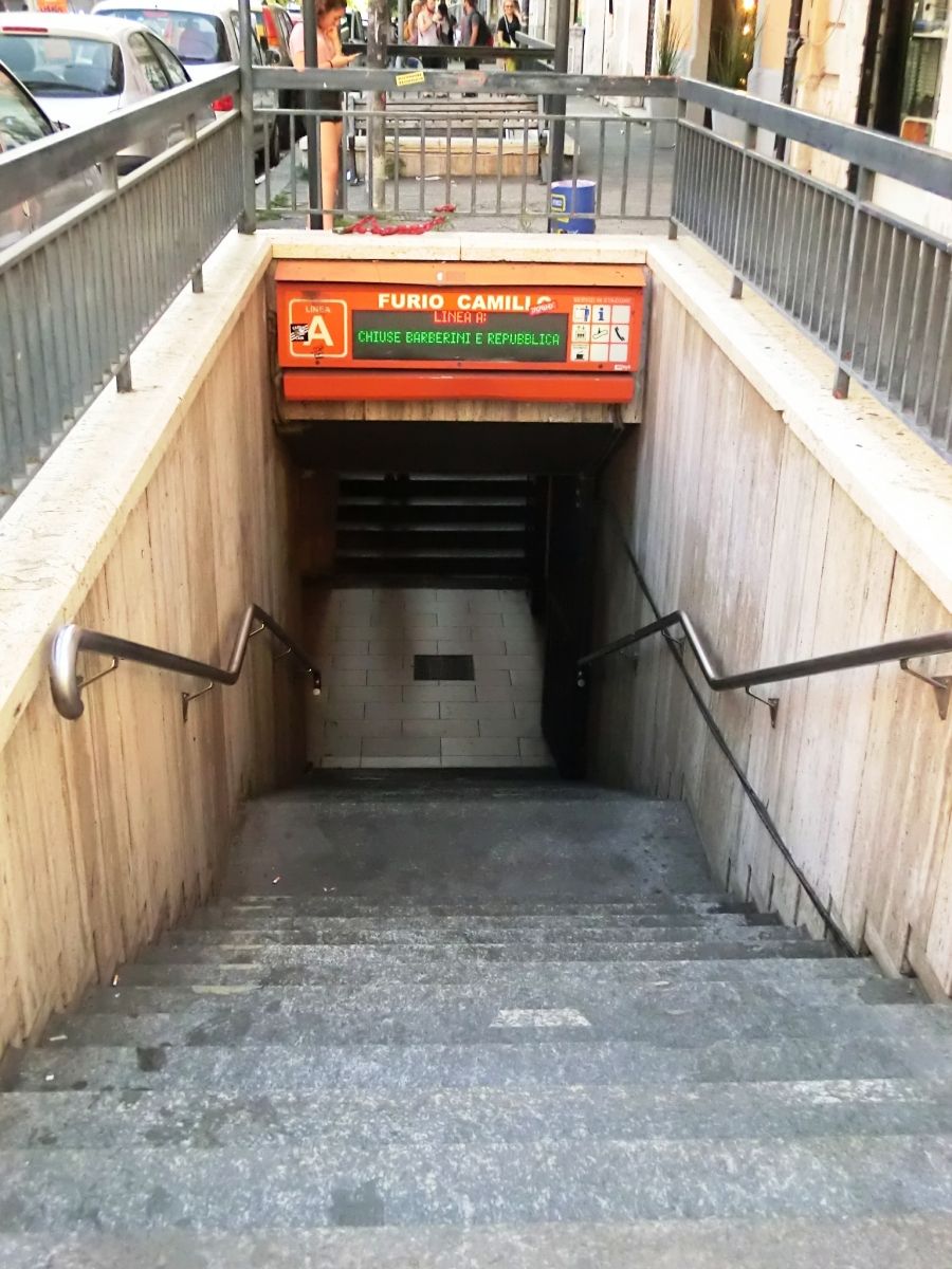 Metrobahnhof Furio Camillo 
