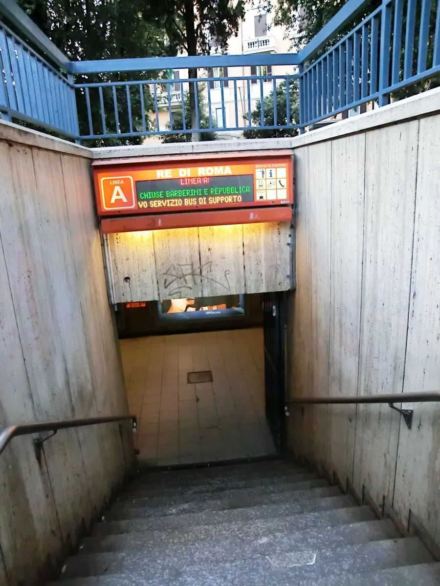 Re di Roma Metro Station access 
