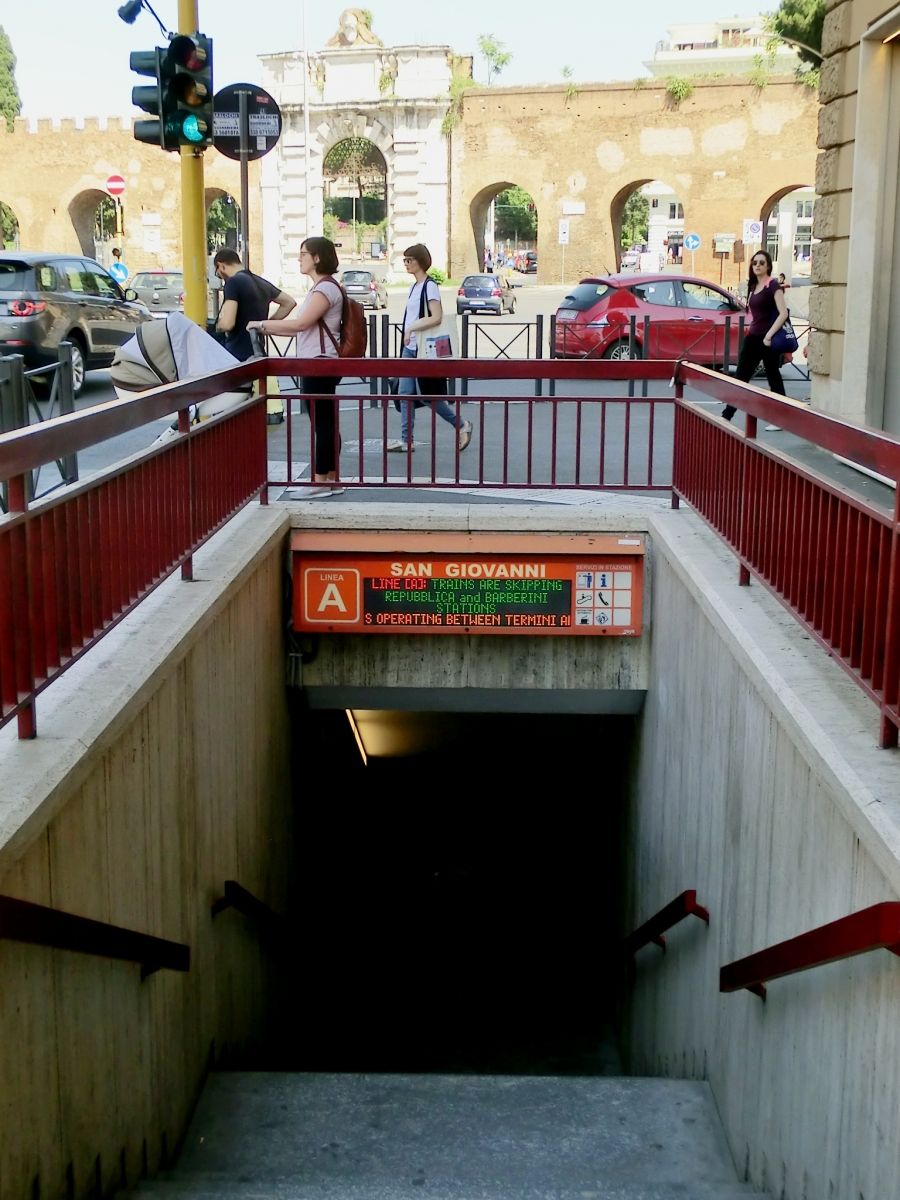 S.Giovanni Metro Station access 