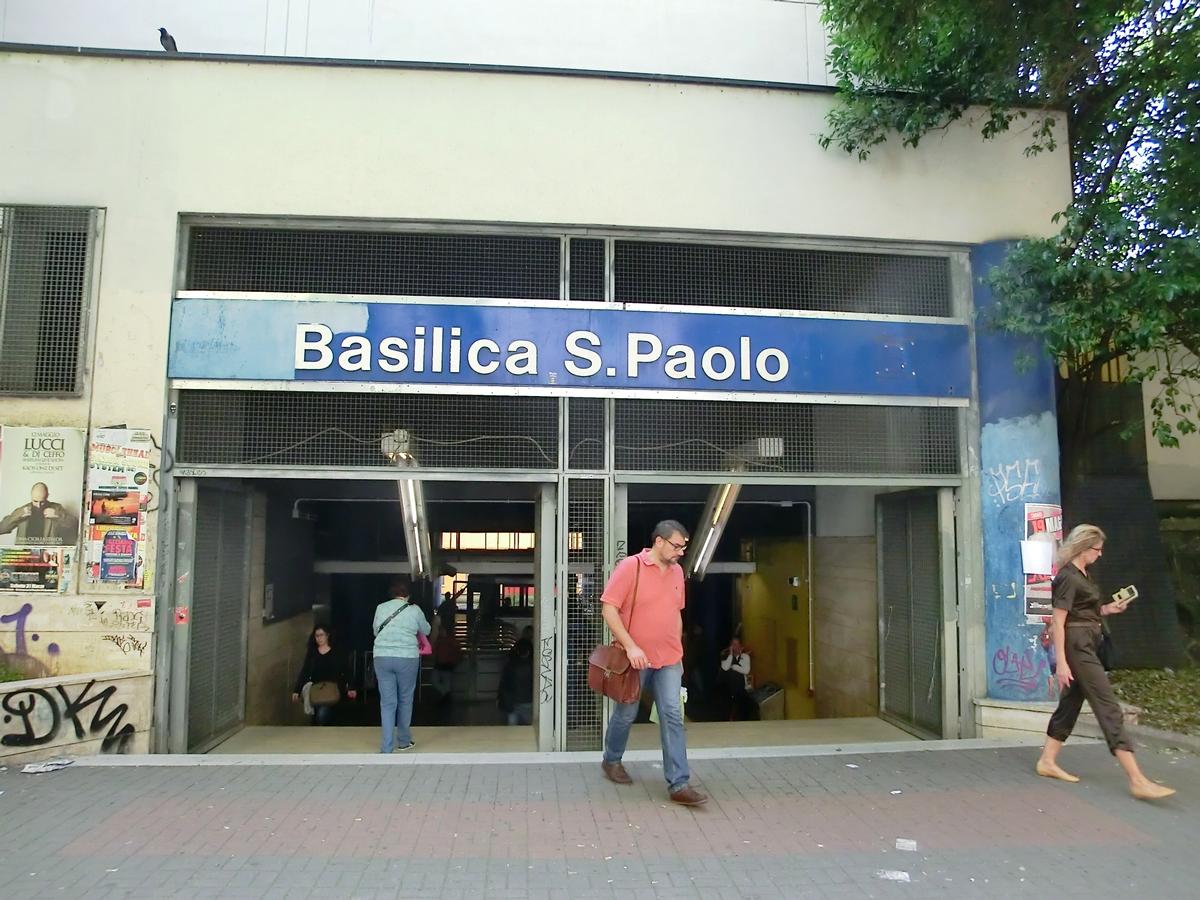 Metrobahnhof Basilica S. Paolo 