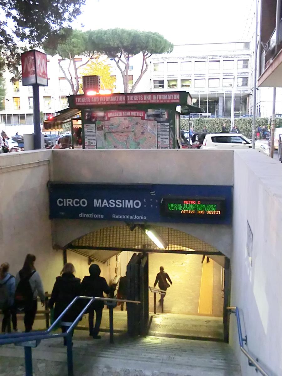 Circo Massimo Metro Station, access 