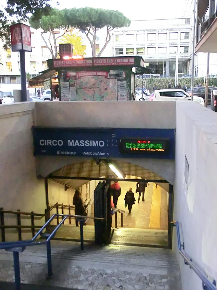 Station de métro Circo Massimo 