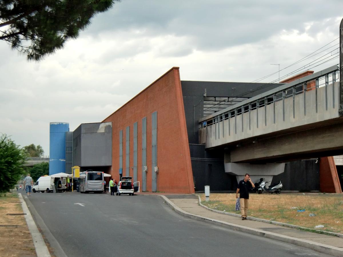 Metrobahnhof Ponte Mammolo 