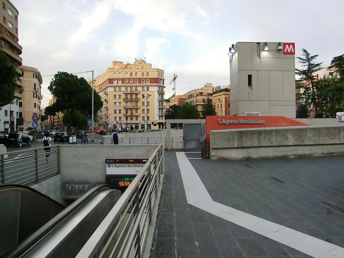 Sant'Agnese-Annibaliano Metro Station, access and lift 