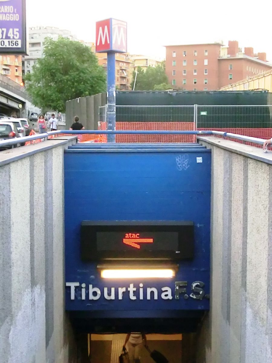 Tiburtina F.S. Metro Station access 