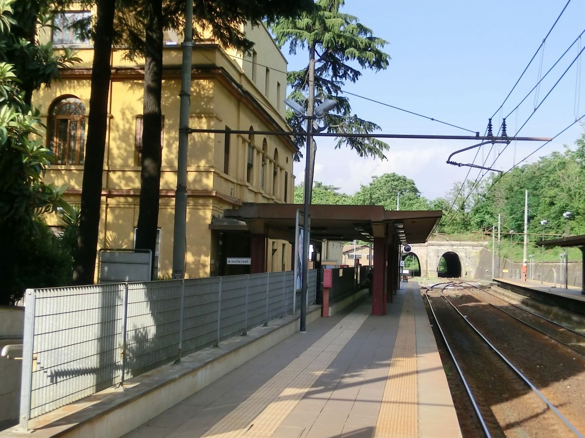 Roma Acqua Acetosa Station and Acqua Acetosa Tunnel western portals 
