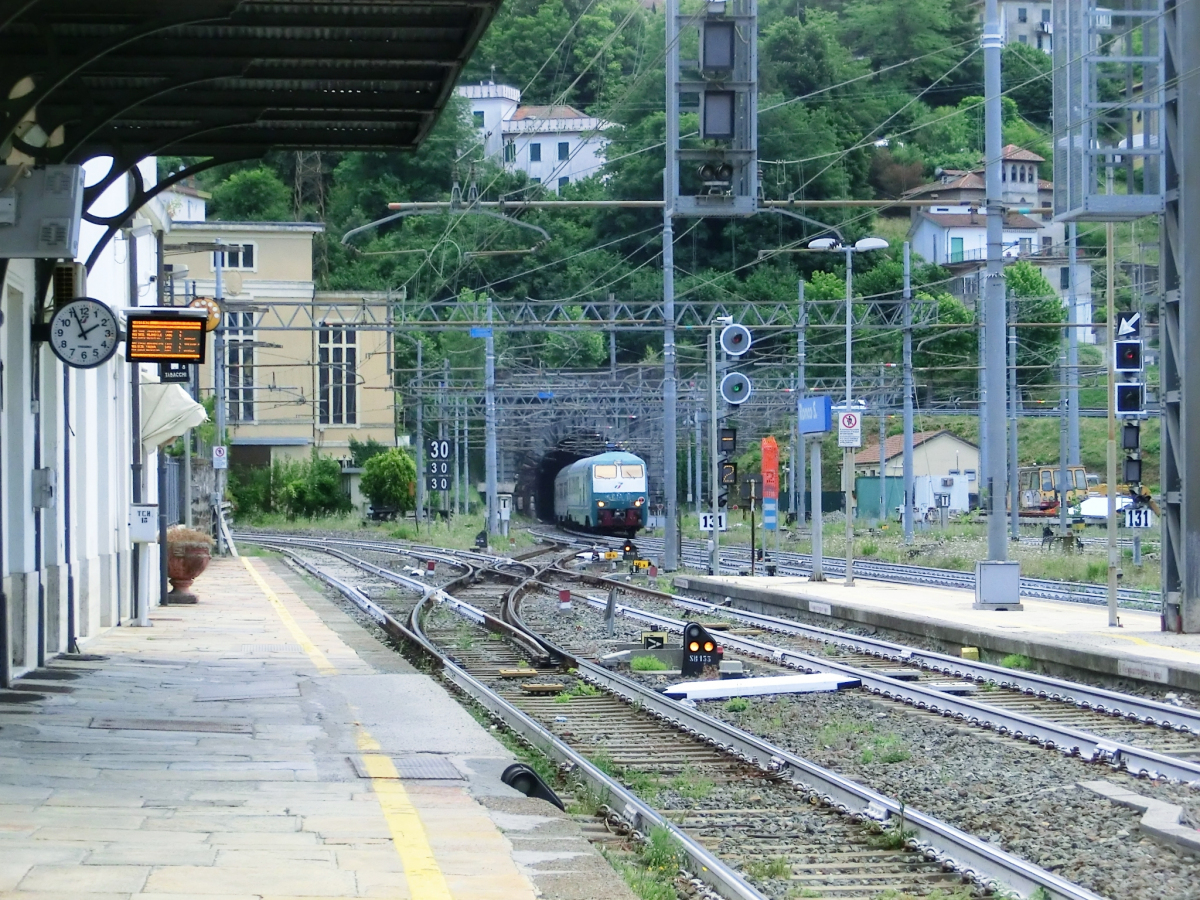 Ronco Scrivia Station and Ronco Scrivia Tunnel northern portal 