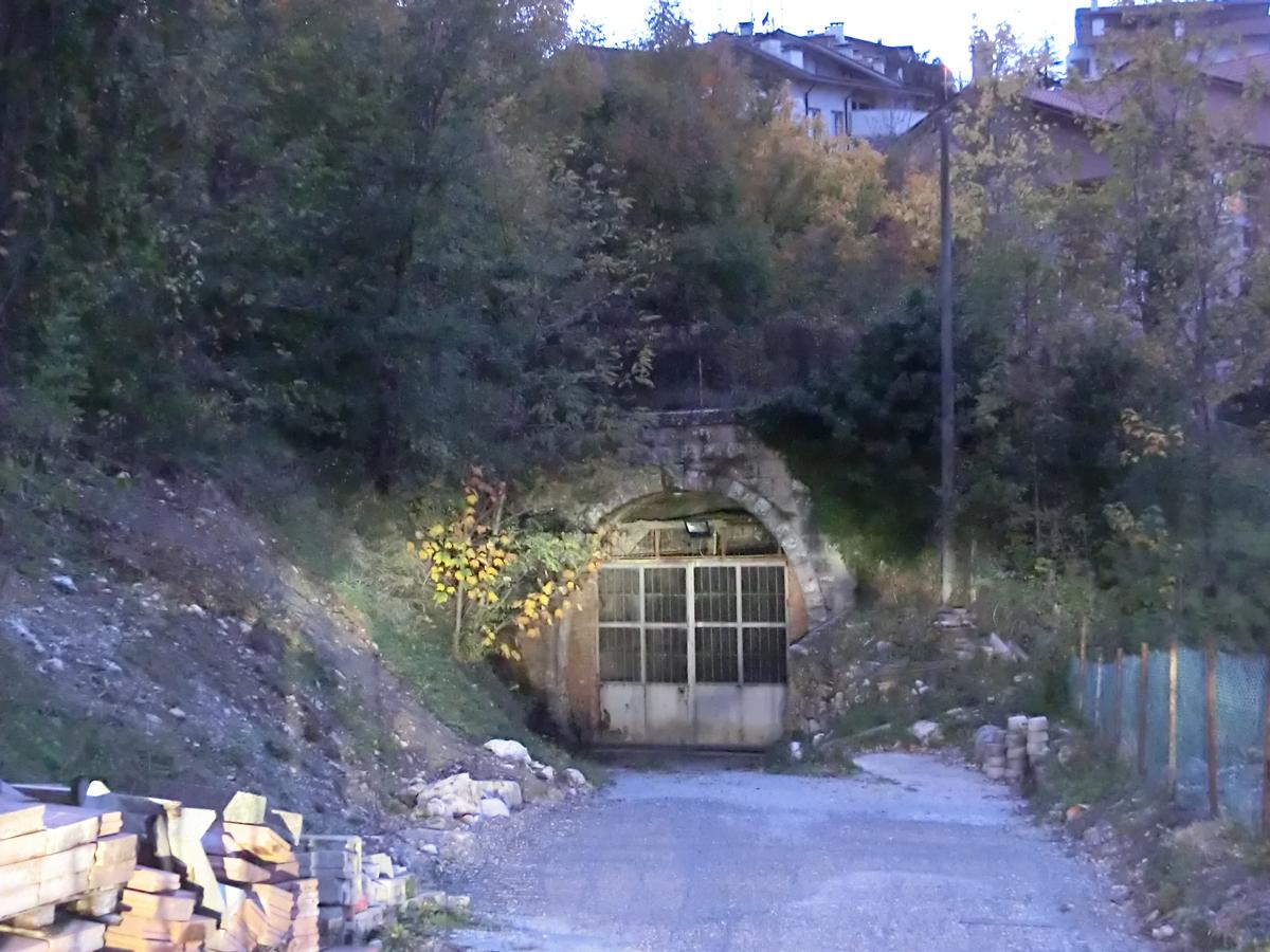 Calintuffo Tunnel 