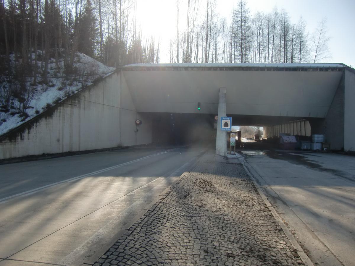 Arlberg-Straßentunnel eastern portal 