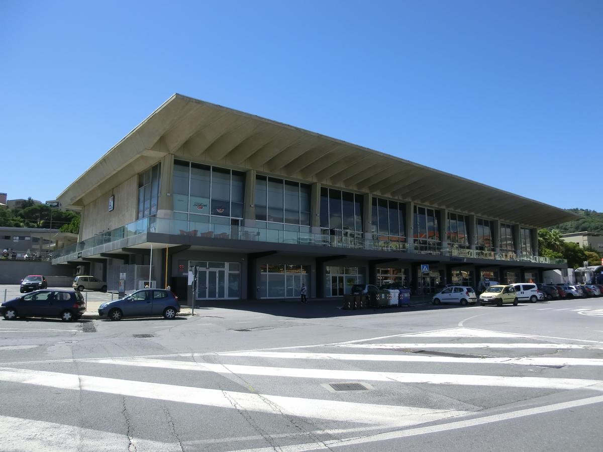 Savona Railway Station 
