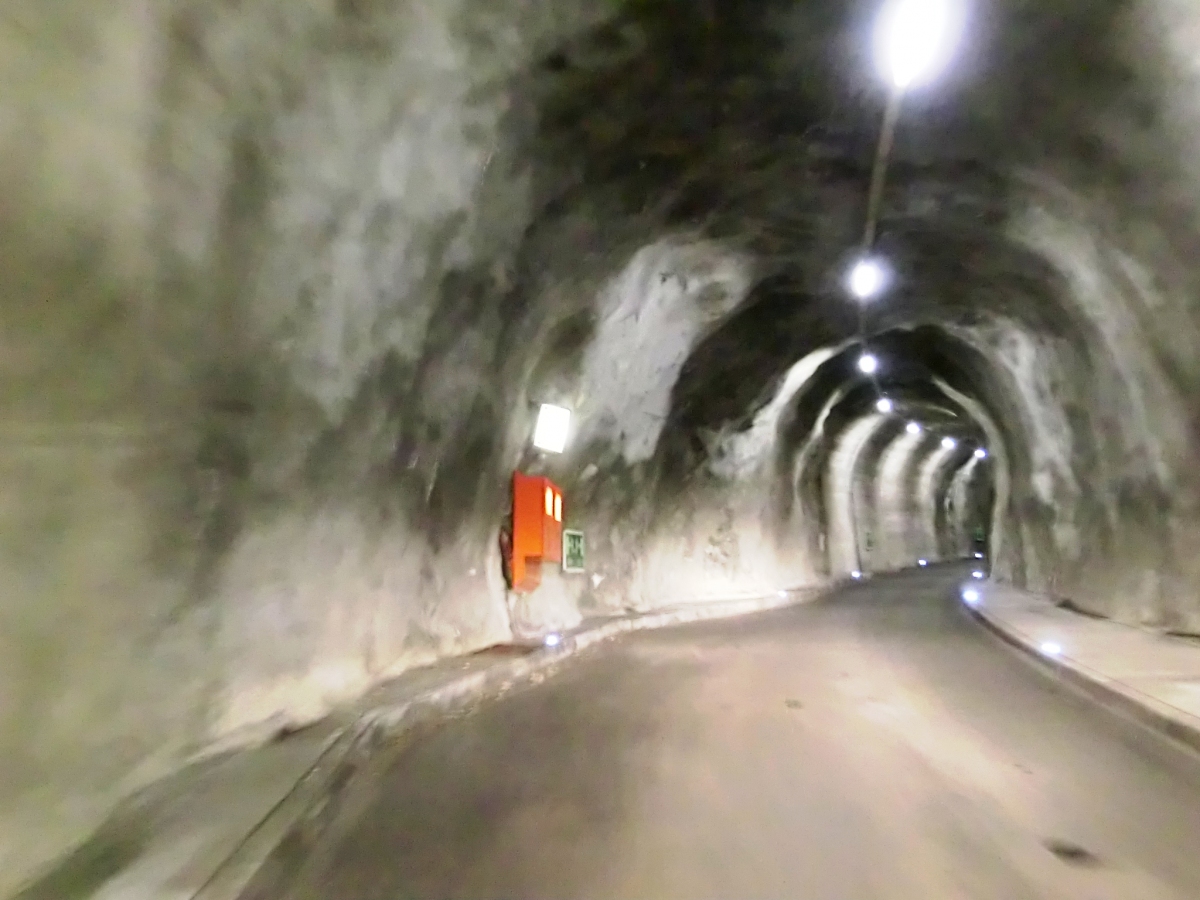 Mompé-Medel Tunnel 