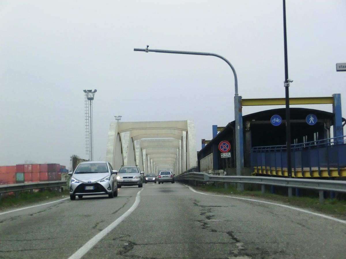 Geh- und Radwegbrücke Specchietti 
