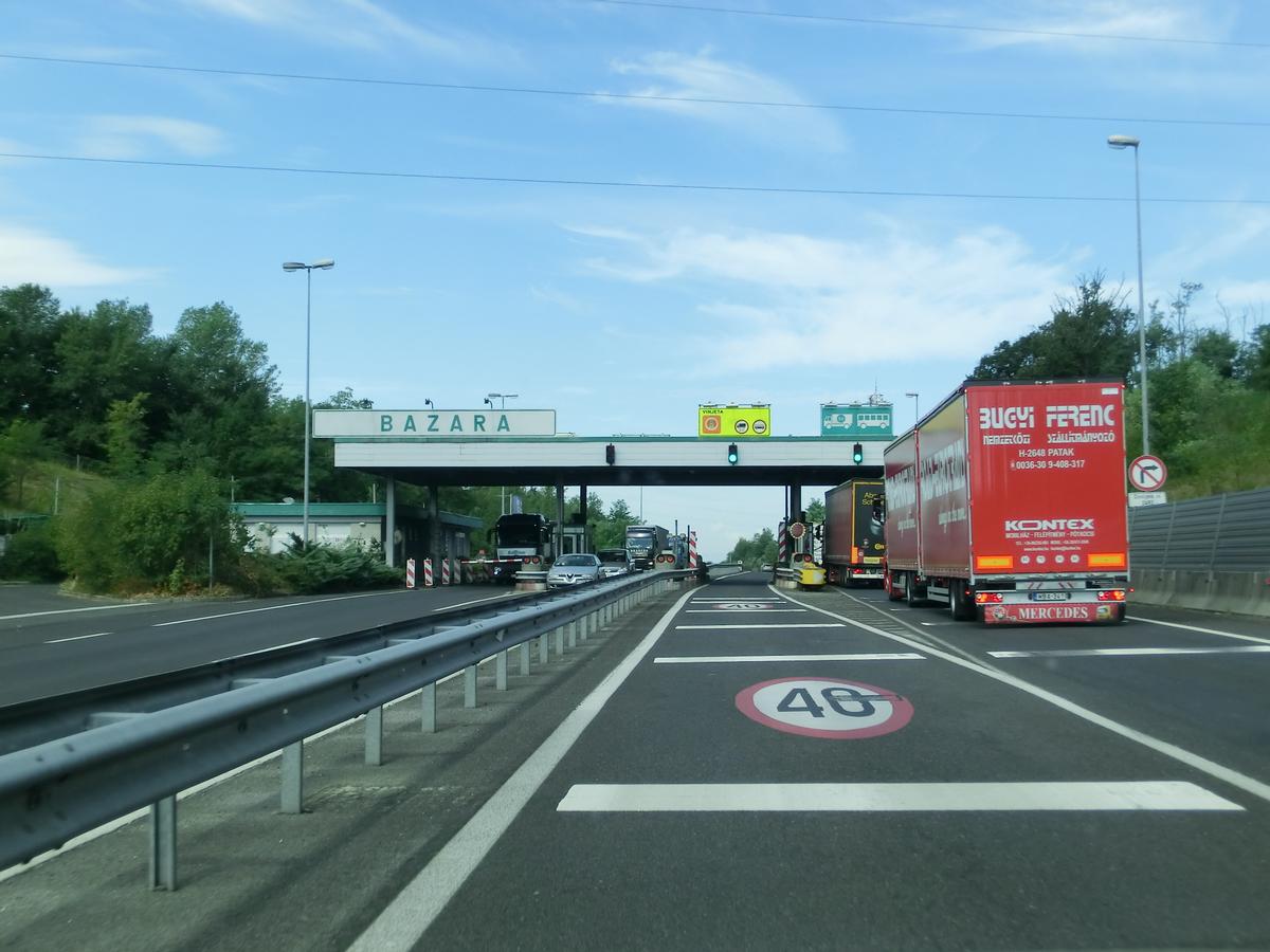 H 4 Highway (Slovenia), Bazara toll barrier 