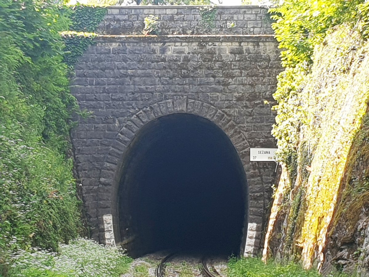 Sežana Tunnel northern portal 